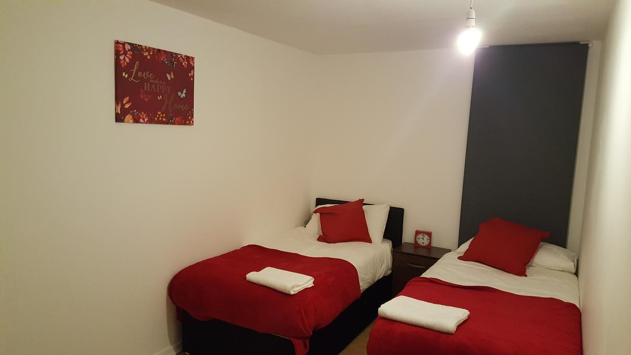 Aparthotel Vetrelax Basildon Newly Refurbished 3Bed House Exterior foto